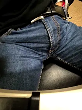 alessandroman2114 online show from 12/16/25, 06:34