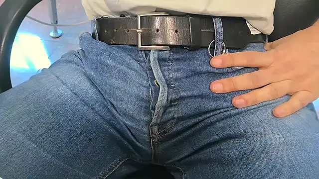 alessandroman2114 online show from 04/08/26, 04:30