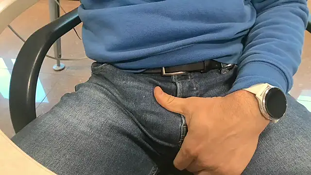 alessandroman2114 online show from 02/11/26, 11:21