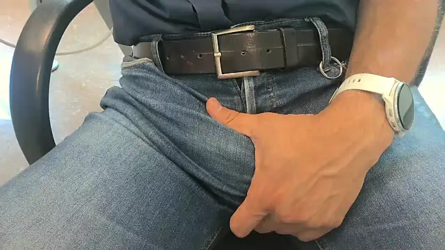 alessandroman2114 online show from 06/05/26, 10:32