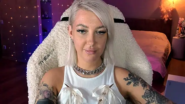 Snapshot of tykioty_Miley chatting on 11/07/25, 12:21 tykioty Miley online show from 11/07/25, 12:21