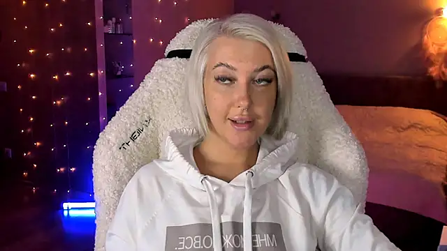 Snapshot of tykioty_Miley chatting on 01/29/25, 02:21 tykioty Miley online show from 01/29/25, 02:21