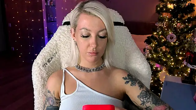 tykioty Miley online show from 12/22/25, 04:07