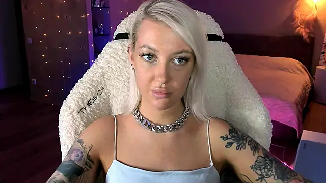 Snapshot of tykioty_Miley chatting on 11/29/25, 10:59 tykioty Miley online show from 11/29/25, 10:59