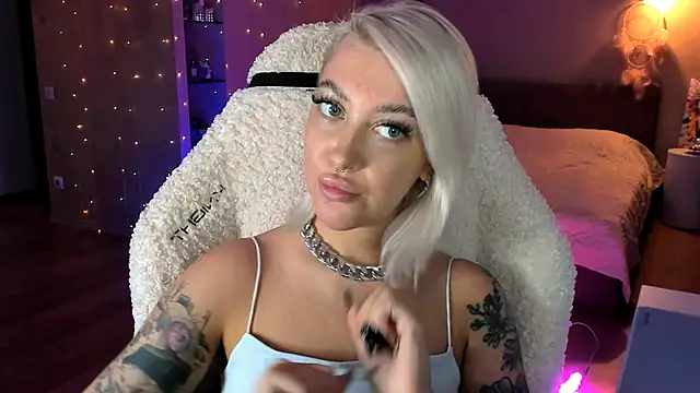 Snapshot of tykioty_Miley chatting on 11/14/25, 12:09 tykioty Miley online show from 11/14/25, 12:09