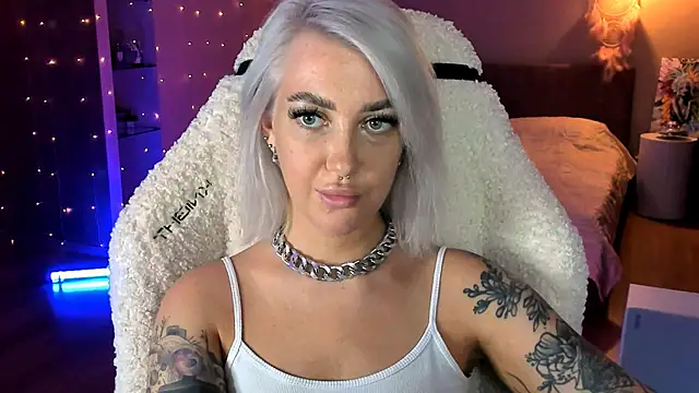 Snapshot of tykioty_Miley chatting on 10/26/25, 01:55 tykioty Miley online show from 10/26/25, 01:55