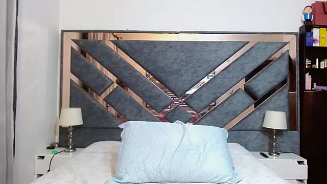 KarlaTesg online show from 12/02/25, 10:39