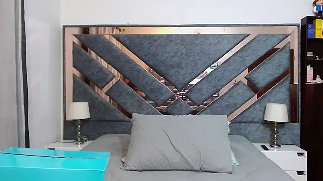 KarlaTesg online show from 10/25/25, 10:03