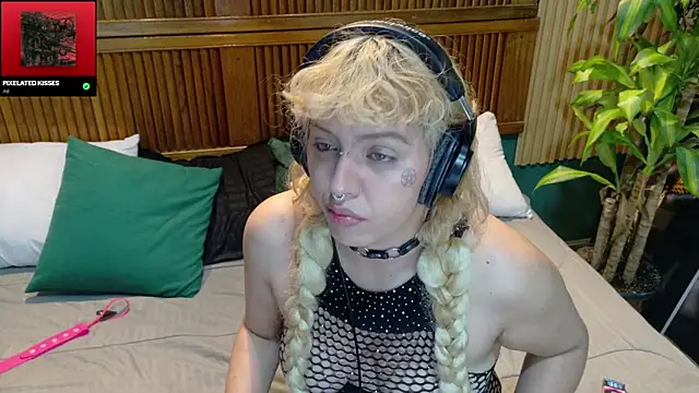 Snapshot of Eli666uwu chatting on 10/16/25, 12:30 Eli666uwu online show from 10/16/25, 12:30