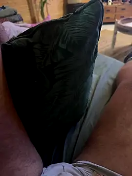 Snapshot of AreiasTuga chatting on 10/28/25, 11:03 AreiasTuga online show from 10/28/25, 11:03