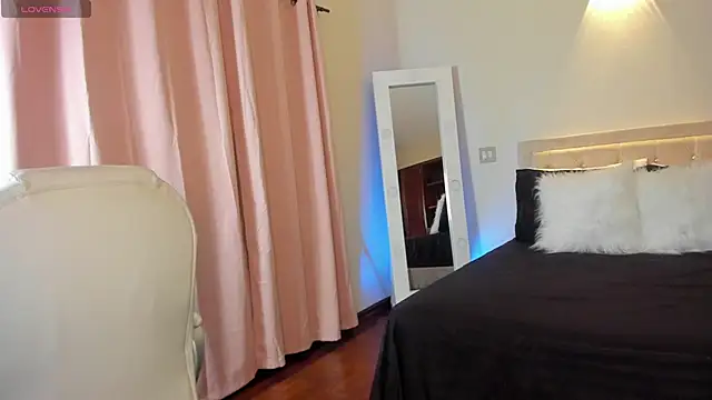 megan connor  online show from 03/28/26, 02:56