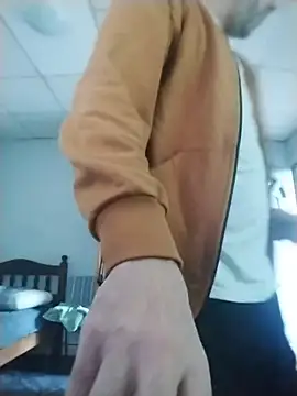 Snapshot of nicedick_bro chatting on 04/07/26, 12:18 nicedick bro online show from 04/07/26, 12:18