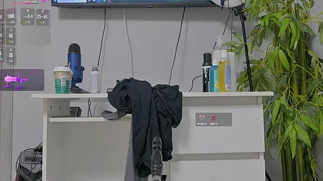 luckyalice  online show from 10/11/25, 07:15