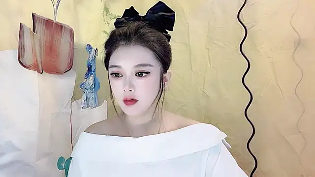 Snapshot of VIWVI chatting on 10/17/25, 05:11 VIWVI online show from 10/17/25, 05:11