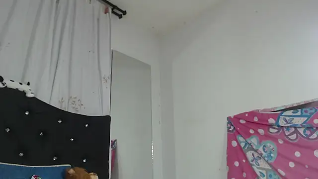 nikol winick online show from 02/05/25, 08:43