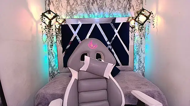 Karla hernandez  online show from 10/01/25, 12:09