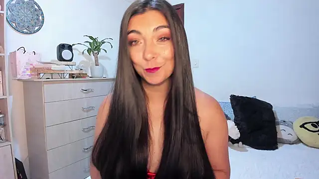 Snapshot of Karla_hernandez_ chatting on 07/10/26, 10:48 Karla hernandez online show from 07/10/26, 10:48