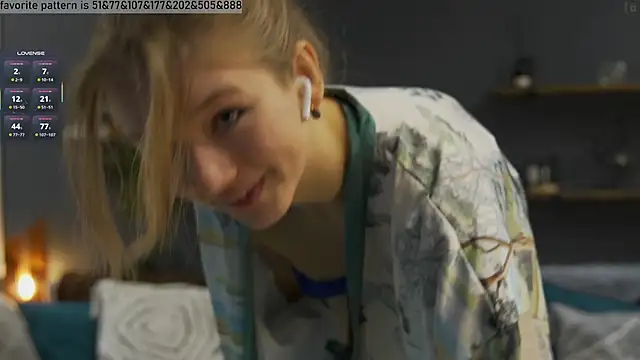 Alexandra Demore online show from 03/17/25, 09:35