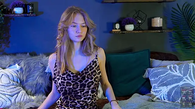 Alexandra Demore online show from 03/22/25, 11:42