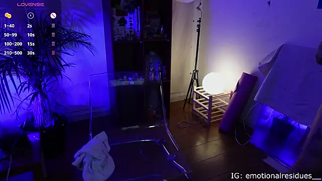 droolingdollfacee online show from 12/21/25, 10:21