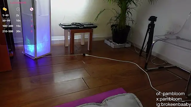 droolingdollfacee online show from 09/23/25, 08:27