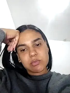 AntonellaShot online show from 10/05/25, 09:55