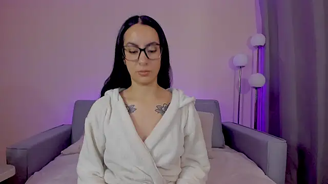 miadaniells hot online show from 04/21/26, 12:01