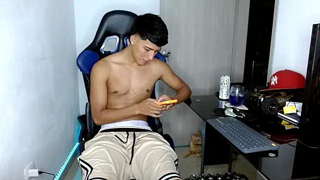 Snapshot of Juan_da01 chatting on 03/10/25, 03:23 Juan da01 online show from 03/10/25, 03:23