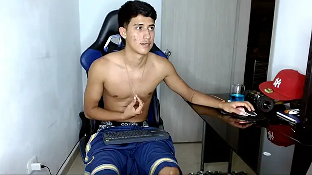 Snapshot of Juan_da01 chatting on 03/21/25, 03:33 Juan da01 online show from 03/21/25, 03:33