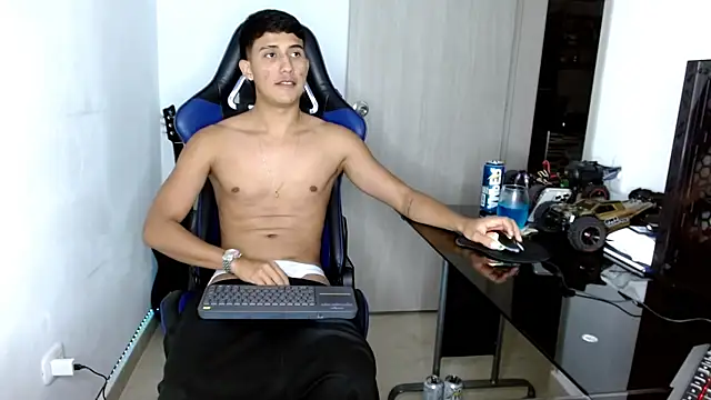 Snapshot of Juan_da01 chatting on 02/27/25, 12:36 Juan da01 online show from 02/27/25, 12:36