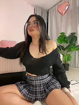 Snapshot of montmariana chatting on 03/23/25, 12:04 montmariana online show from 03/23/25, 12:04