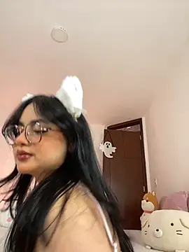 Snapshot of montmariana chatting on 10/30/25, 01:26 montmariana online show from 10/30/25, 01:26