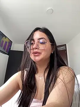Snapshot of montmariana chatting on 01/26/25, 04:41 montmariana online show from 01/26/25, 04:41