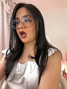 Snapshot of montmariana chatting on 10/06/25, 01:51 montmariana online show from 10/06/25, 01:51