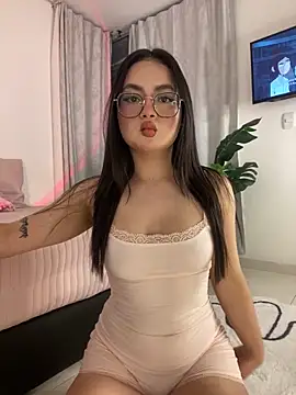 Snapshot of montmariana chatting on 02/27/25, 12:03 montmariana online show from 02/27/25, 12:03