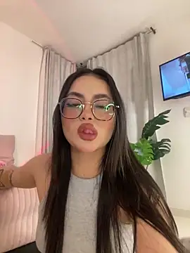 Snapshot of montmariana chatting on 02/27/25, 03:08 montmariana online show from 02/27/25, 03:08