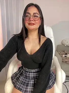 Snapshot of montmariana chatting on 03/11/25, 03:36 montmariana online show from 03/11/25, 03:36