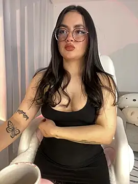 Snapshot of montmariana chatting on 03/11/25, 11:58 montmariana online show from 03/11/25, 11:58