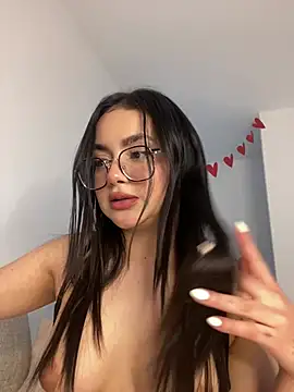 Snapshot of montmariana chatting on 02/18/25, 02:38 montmariana online show from 02/18/25, 02:38