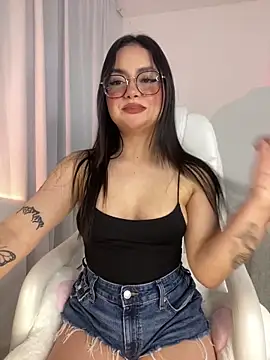 Snapshot of montmariana chatting on 03/03/25, 12:34 montmariana online show from 03/03/25, 12:34