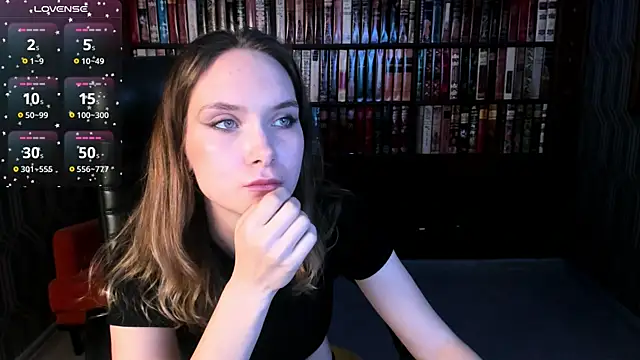 LinaVolberg online show from 11/30/25, 01:01