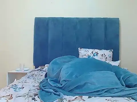 curvycloe1 online show from 05/22/26, 06:22