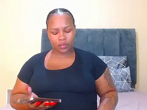 curvycloe1 online show from 02/20/26, 05:15