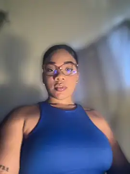 Snapshot of ashley_Tompson1 chatting on 07/11/26, 12:05 ashley Tompson1 online show from 07/11/26, 12:05