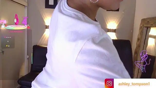 ashley Tompson1 online show from 03/17/25, 04:22