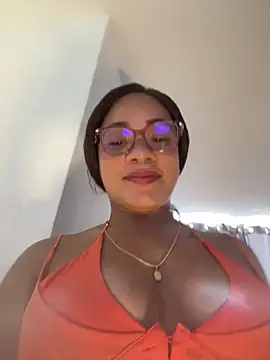 Snapshot of ashley_Tompson1 chatting on 05/01/26, 02:44 ashley Tompson1 online show from 05/01/26, 02:44