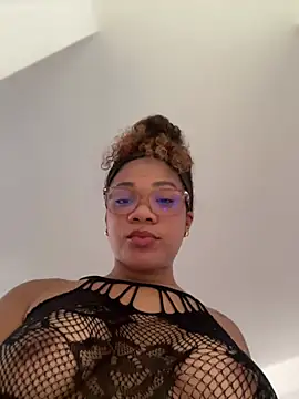 ashley Tompson1 online show from 04/17/26, 01:36