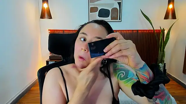 KatherineBond online show from 10/08/25, 07:47