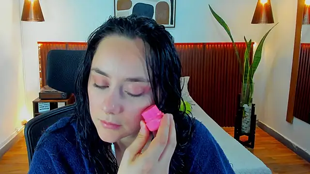 KatherineBond online show from 10/09/25, 07:58