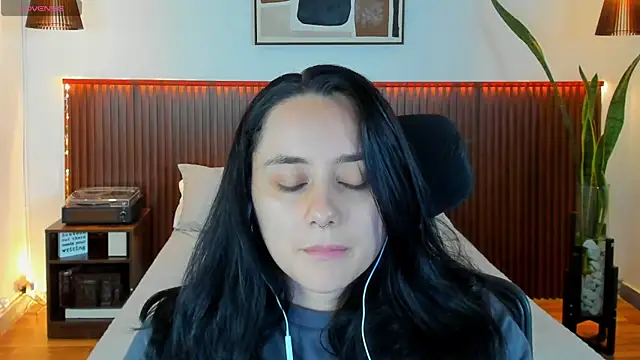 KatherineBond online show from 10/07/25, 06:42